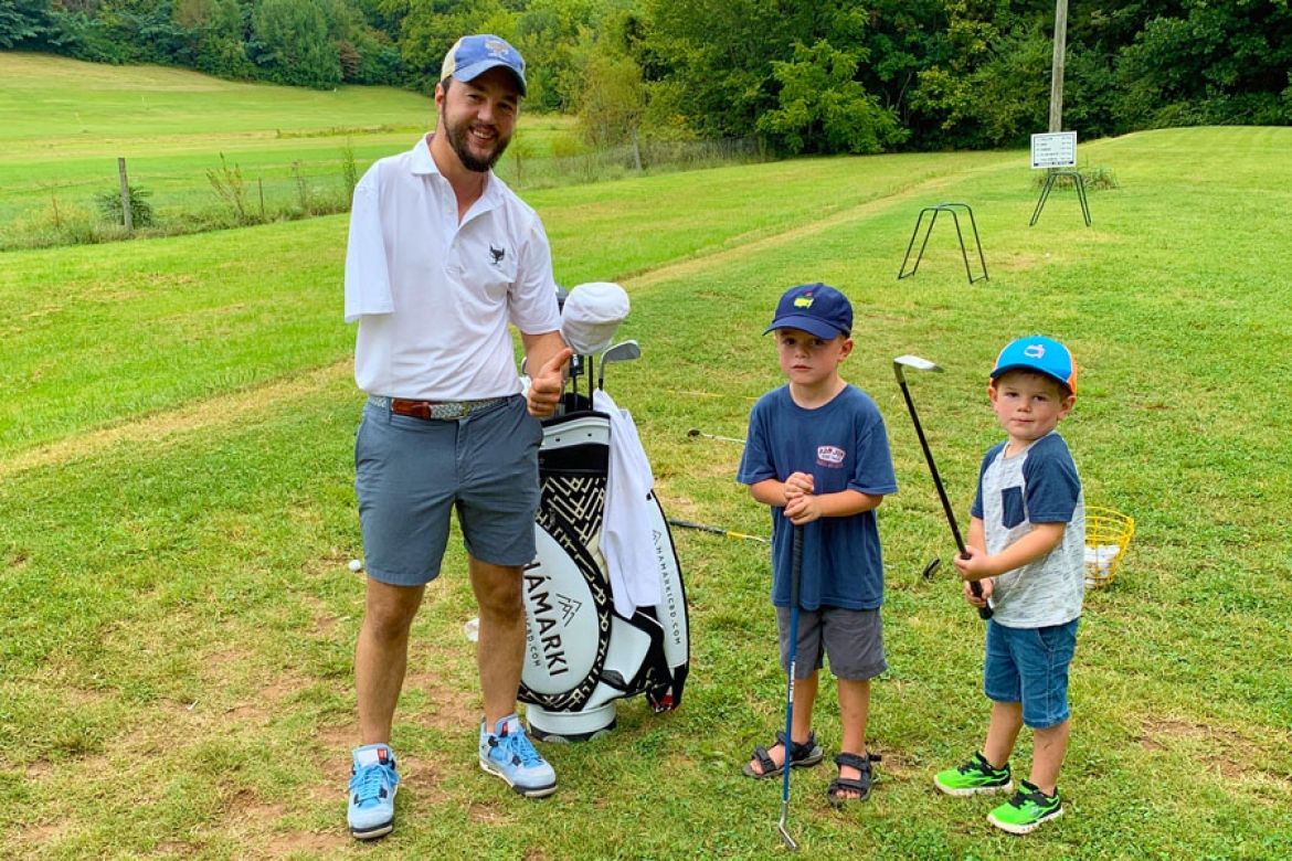 Alex Fourie teaching kids how to play golf